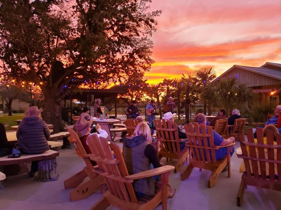 Flying L Ranch Resort & Golf Course Bandera Εξωτερικό φωτογραφία